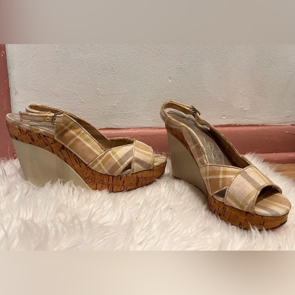 VINTAGE WOMANS KENZIE IVORY & TAN PLAID COTTON SLINGBACK W WEDGE HEEL SIZE 6